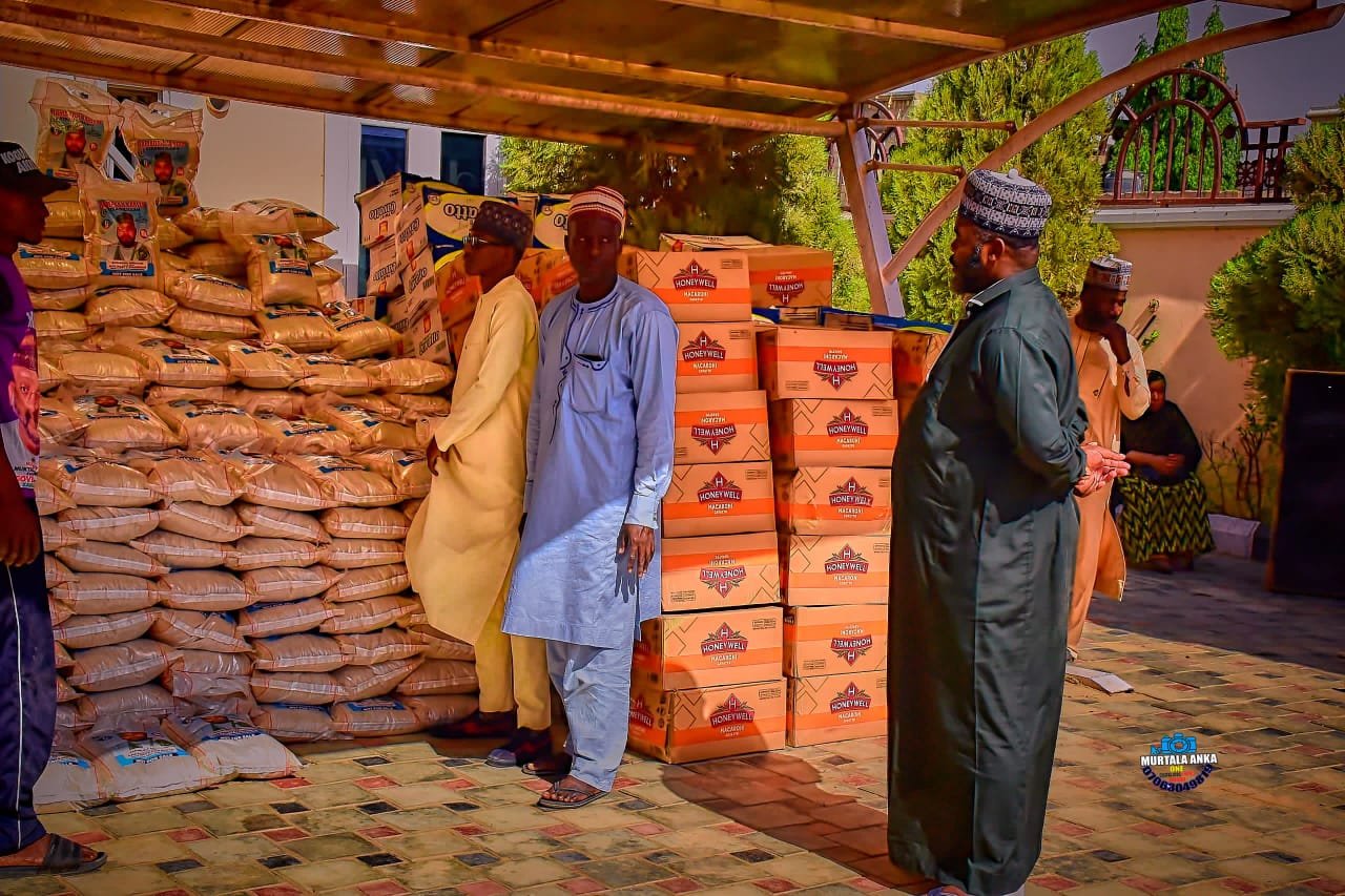 Ramadan: Gusau LG APC Party Chair, Engr Babangida Support 2000 People With Food Items